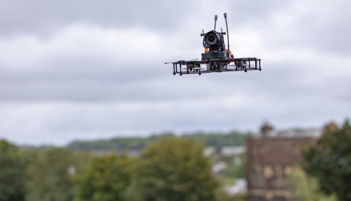 Rola dronów i robotyki w obronności