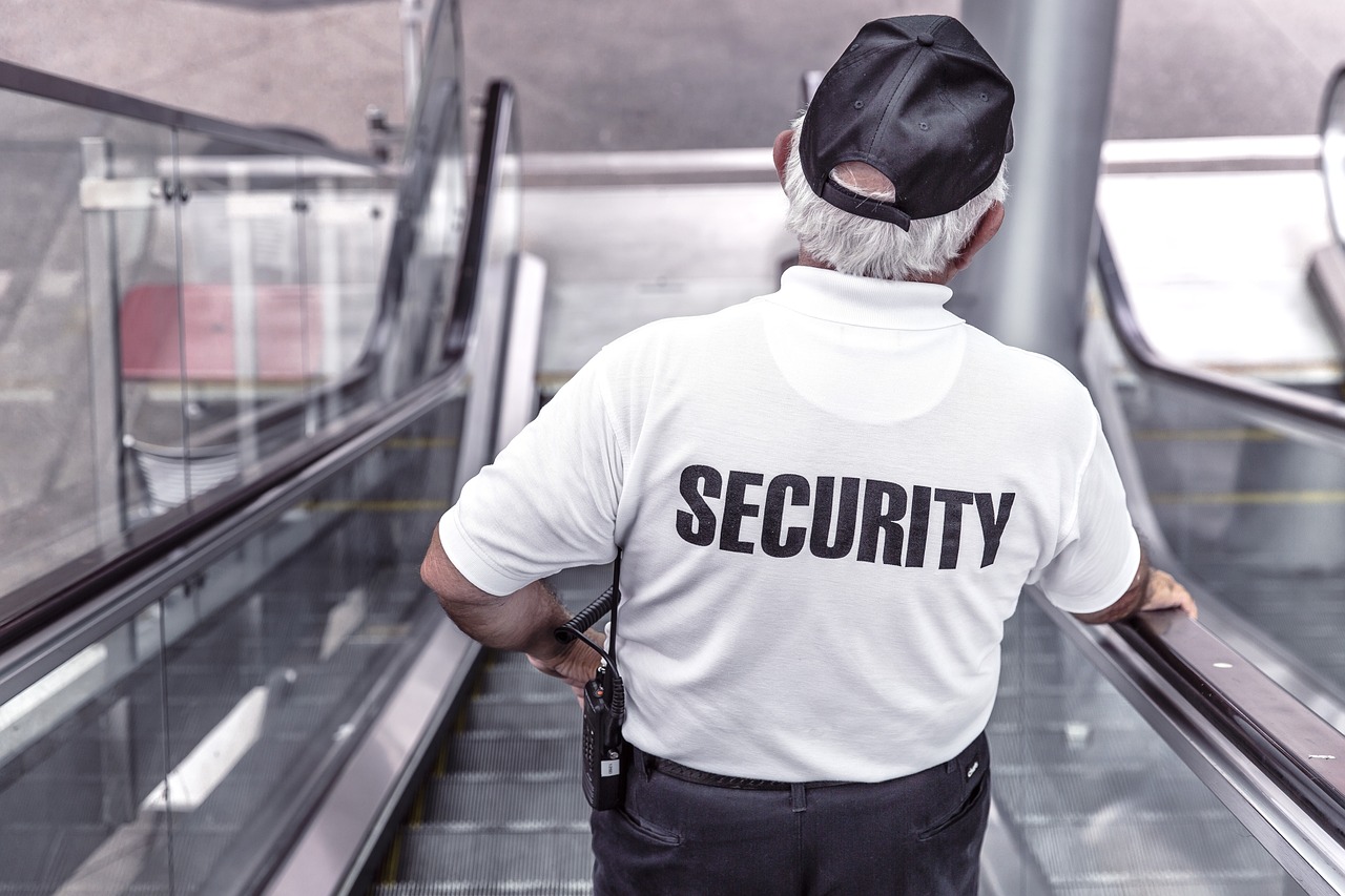 security man escalator police 869216