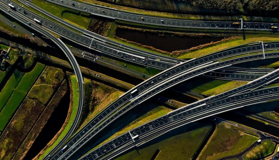 Jak zrobić zapasy na wypadek kryzysu - jedzenie, woda, leki