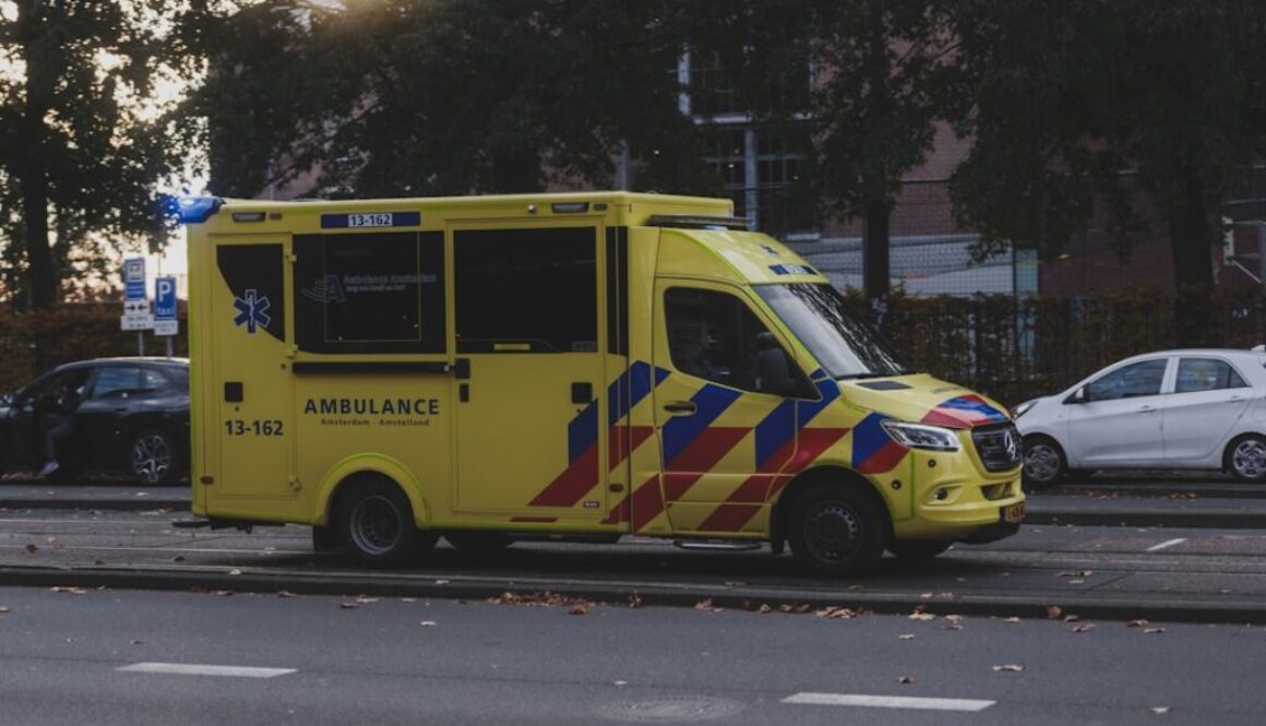 Jak zabezpieczyć dom w czasie nieobecności - sposoby na urlop