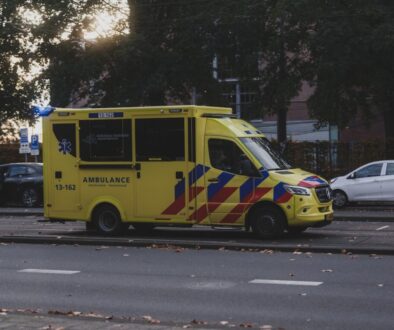 Jak zabezpieczyć dom w czasie nieobecności - sposoby na urlop